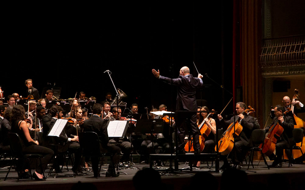 Orquestra do Theatro São Pedro se apresenta no Sesc Santos