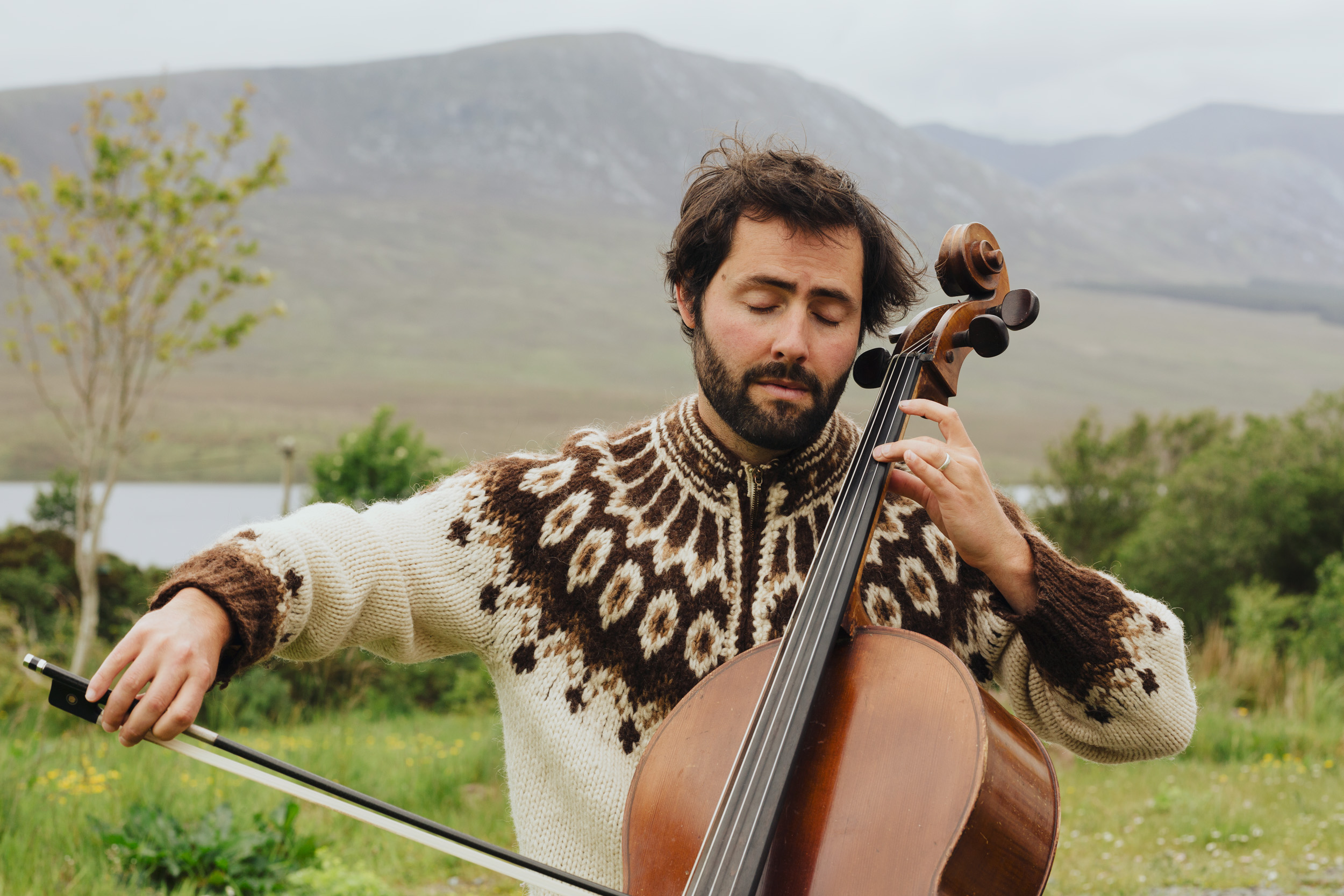 Theatro São Pedro recebe violoncelista Patrick Dexter